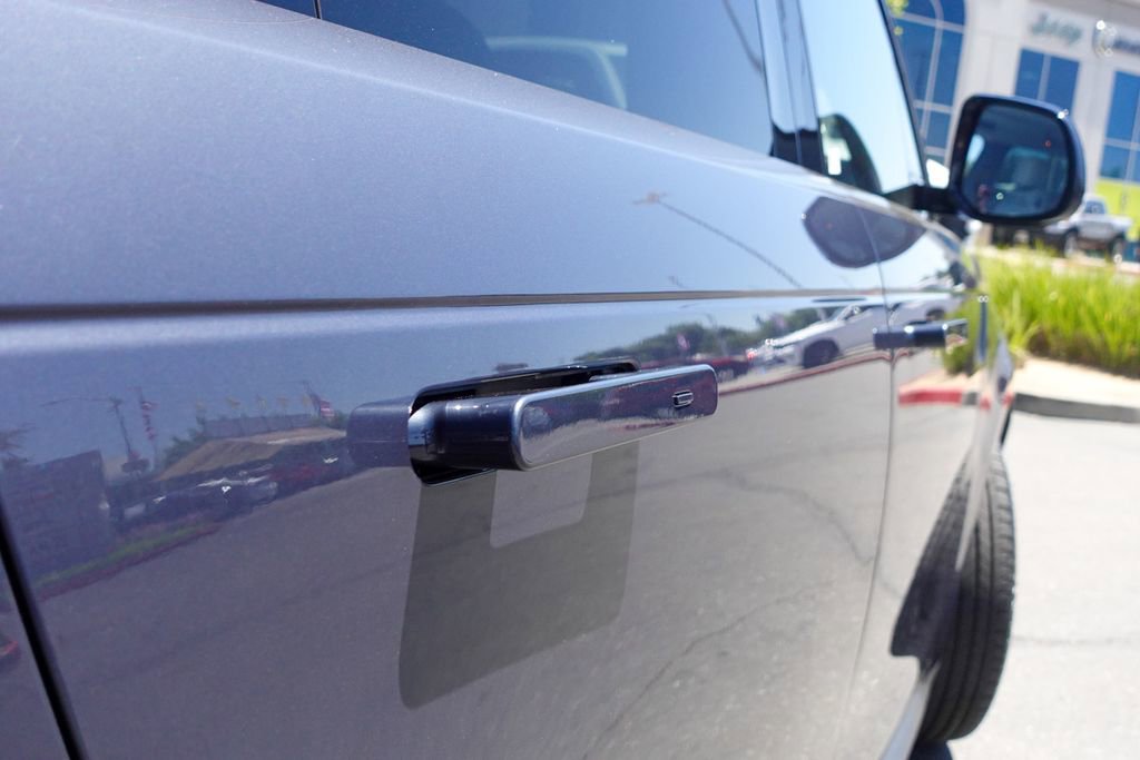 Used 2023 Land Rover Range Rover Sport SE image 6