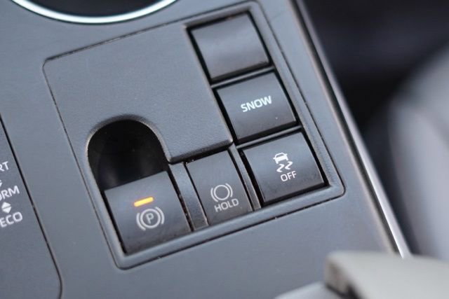 Certified 2024 Toyota Highlander XLE image 32