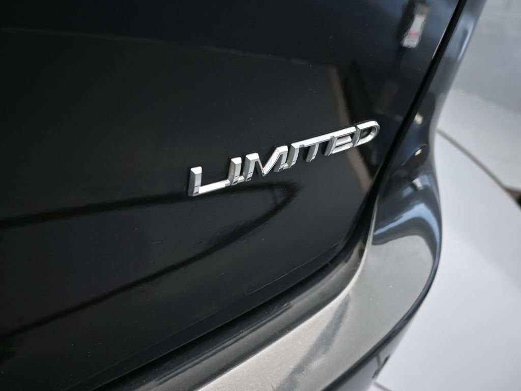 Used 2019 Chrysler Pacifica Limited image 44