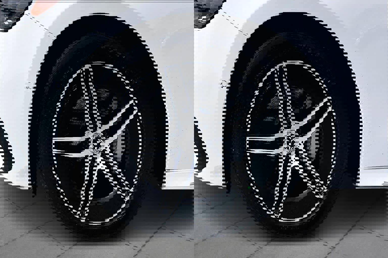 Used 2025 Mercedes-Benz E 350 4MATIC Sedan image 12