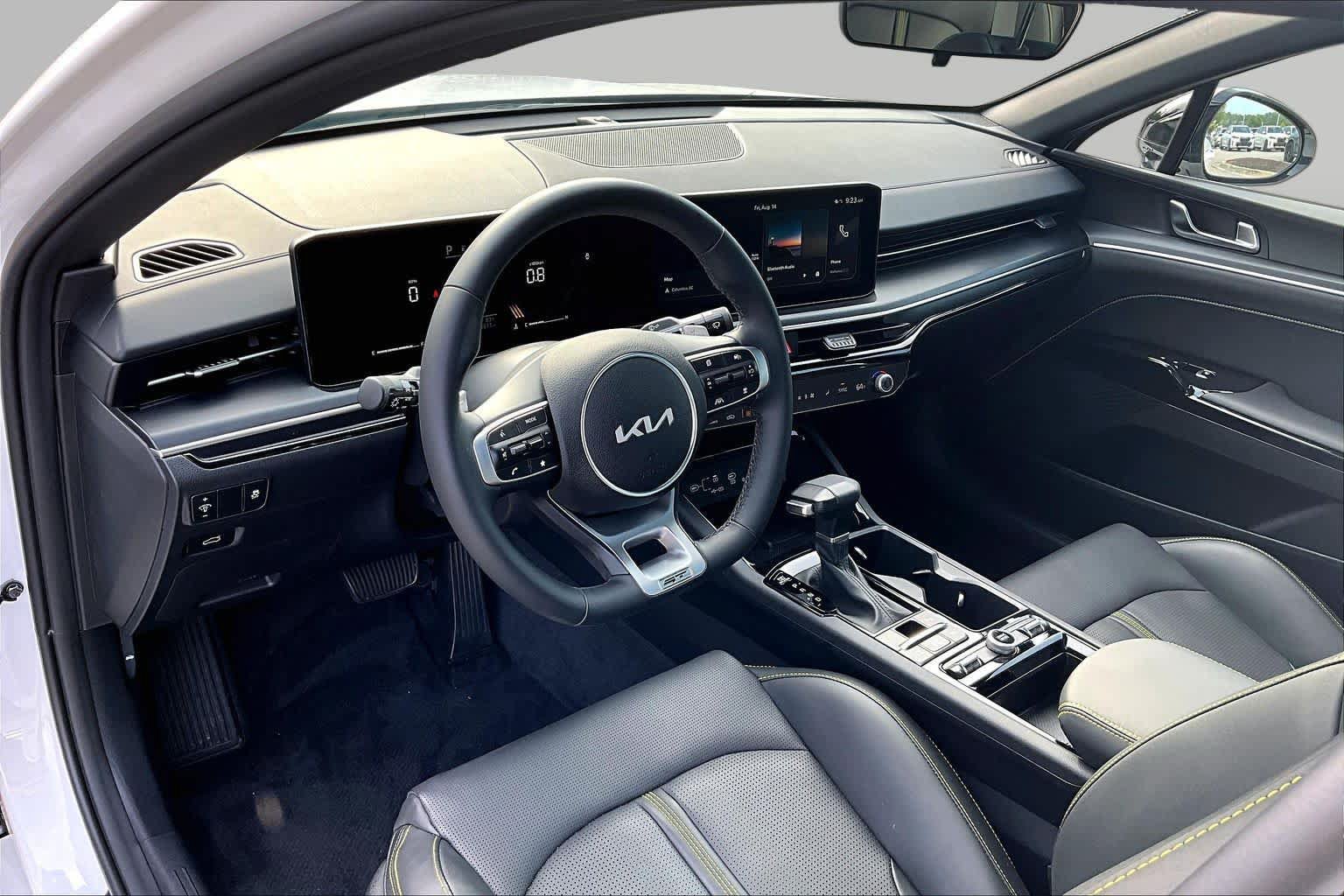 Used 2025 Kia K5 GT FWD image 17