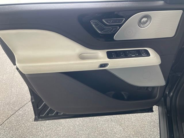 Used 2023 Lincoln Aviator Black Label AWD/4WD image 34