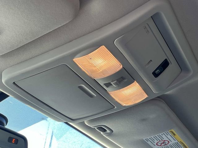 Used 2016 Nissan Titan SV image 32