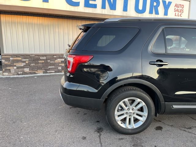 Used 2016 Ford Explorer XLT w/ Equipment Group 202A FWD image 18