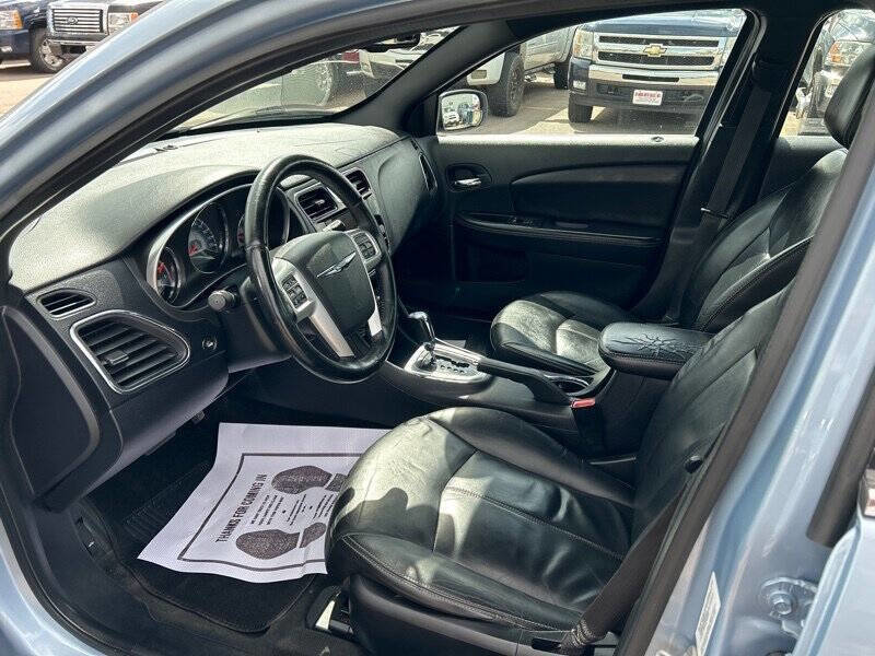 Used 2012 Chrysler 200 Limited FWD image 10