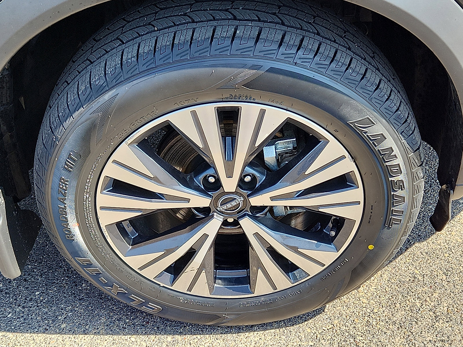 Used 2023 Nissan Rogue SV image 6