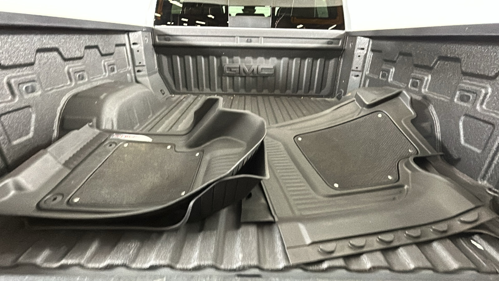 Used 2025 GMC Sierra 1500 AT4X AWD/4WD image 33