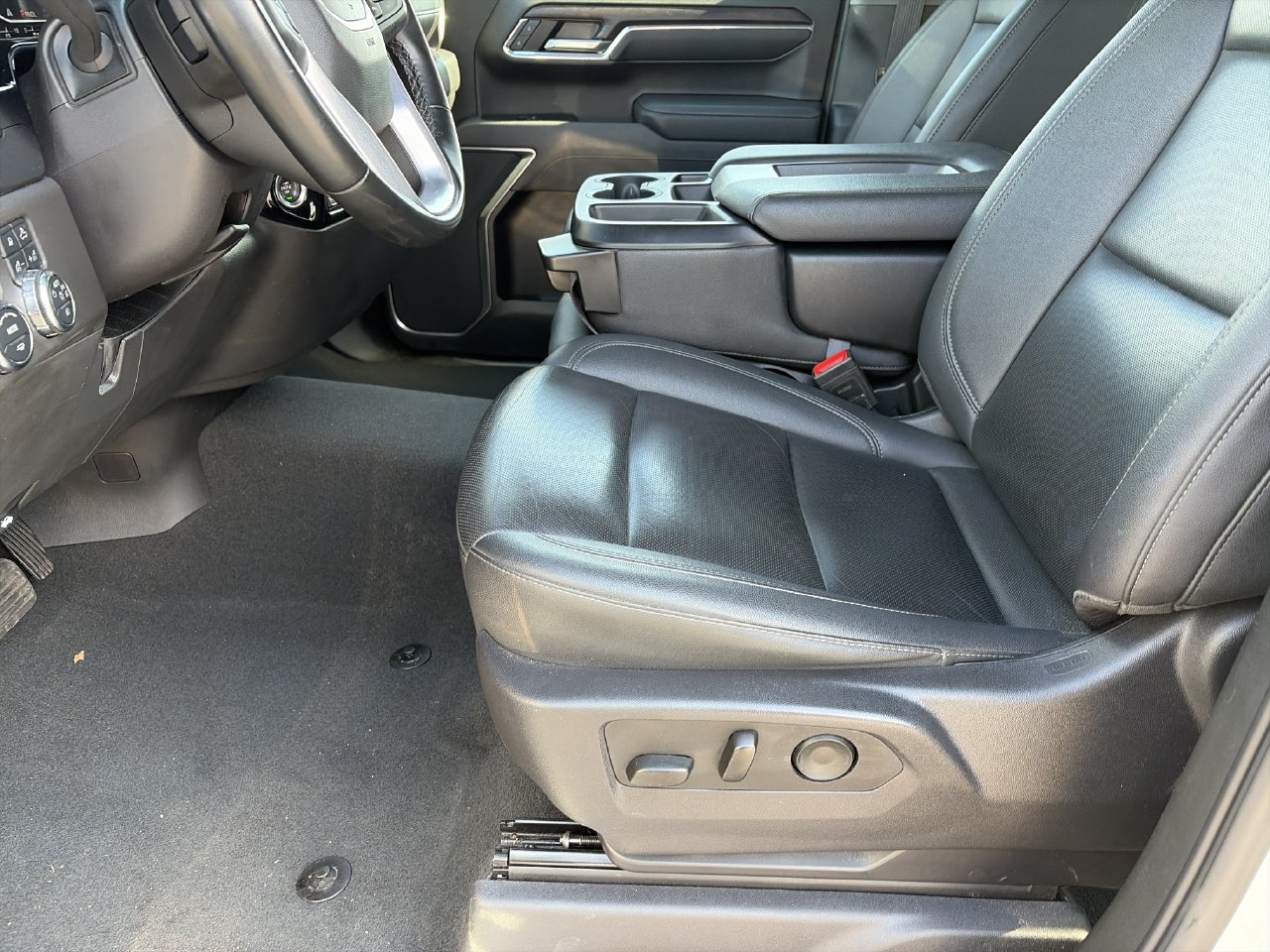 Used 2025 GMC Sierra 1500 SLT RWD image 14