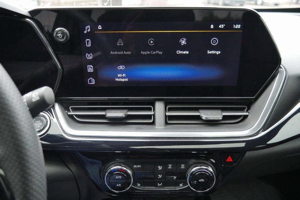 Used 2025 Chevrolet Trax RS w/ Sunroof Package image 15