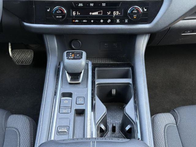 Certified 2025 Nissan Pathfinder SV FWD image 4