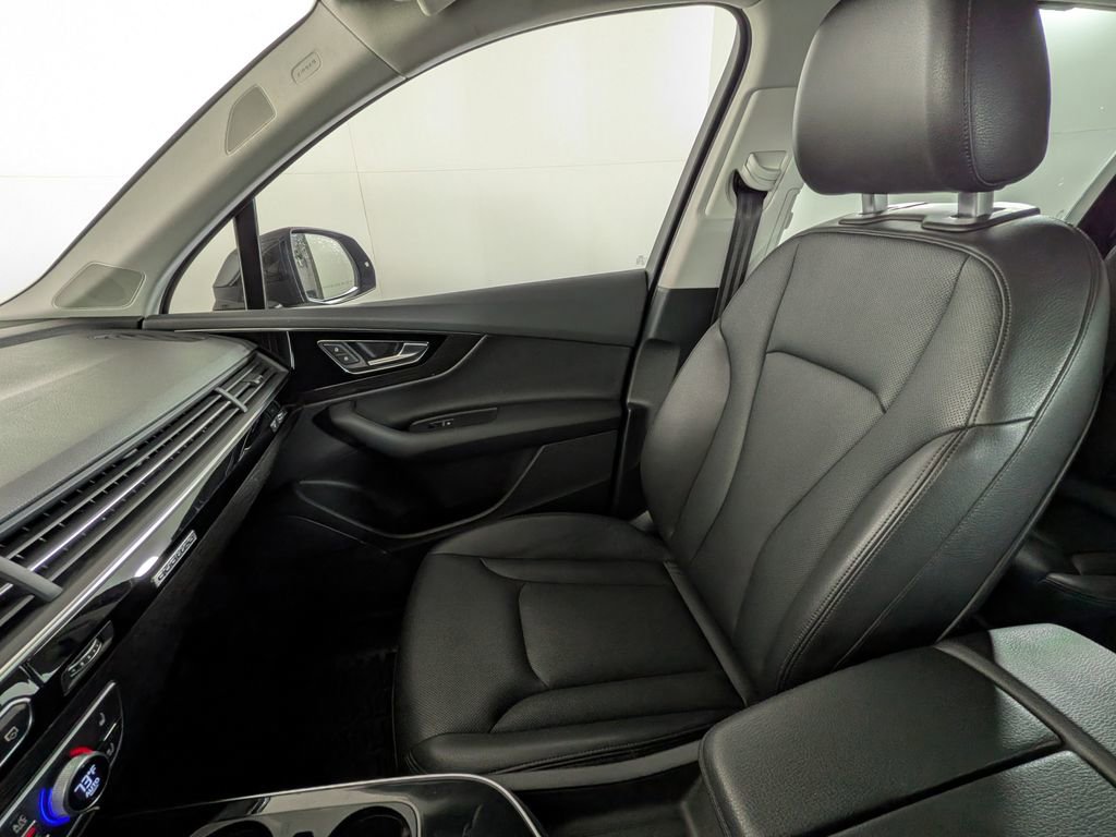 Used 2018 Audi Q7 3.0T Premium Plus w/ Premium Plus Package image 31