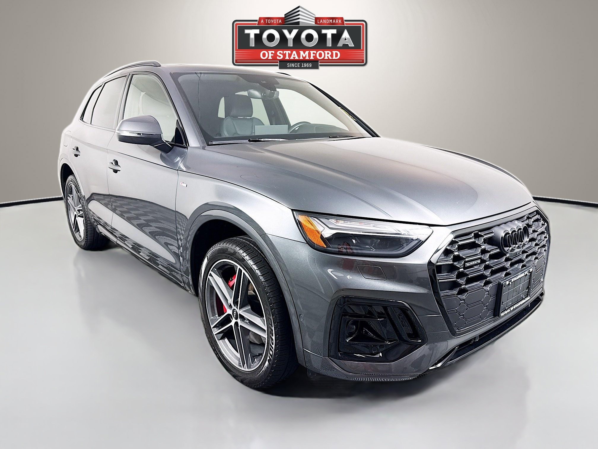 Used 2024 Audi Q5 e Prestige AWD/4WD image 1