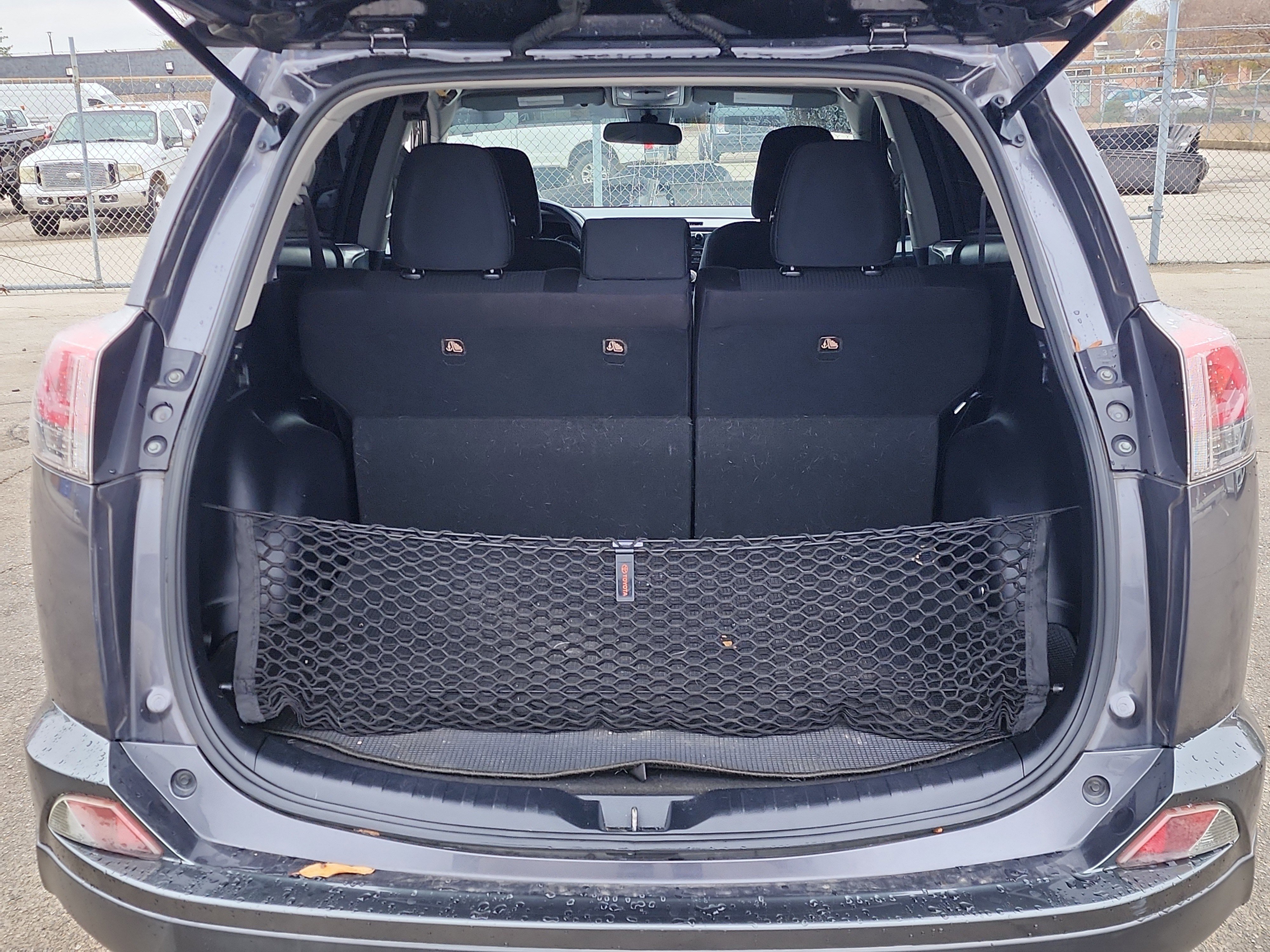 Used 2018 Toyota RAV4 LE image 13