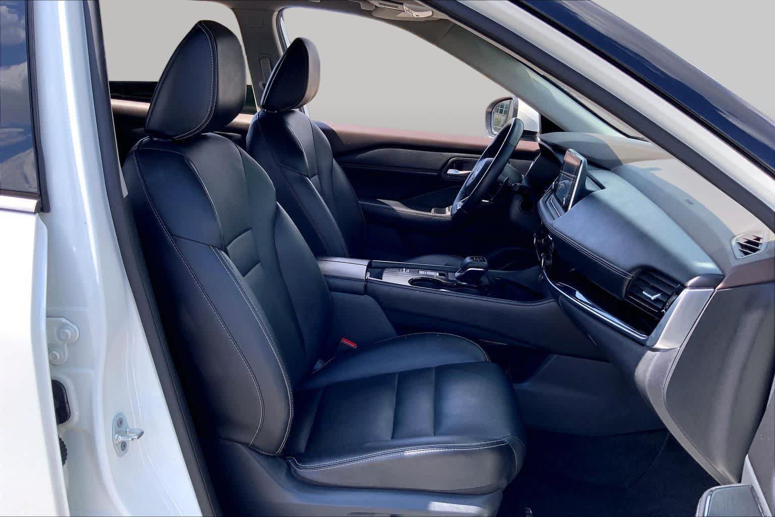 Used 2022 Nissan Rogue SL FWD image 9