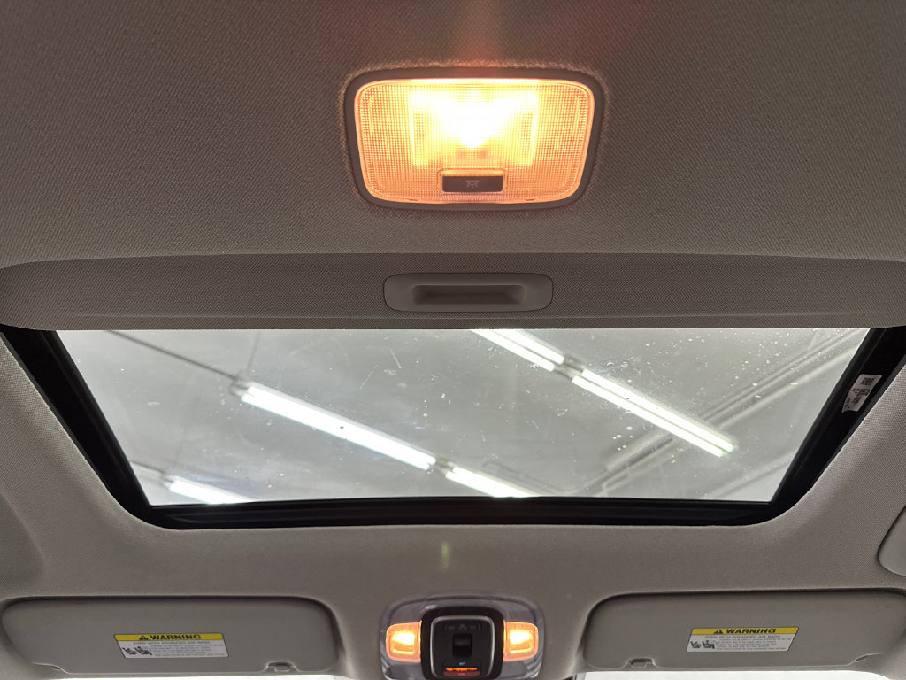 Used 2025 Hyundai Elantra Limited FWD image 21