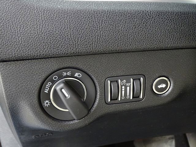 Used 2022 Chrysler 300 Touring w/ Sport Appearance Package image 18