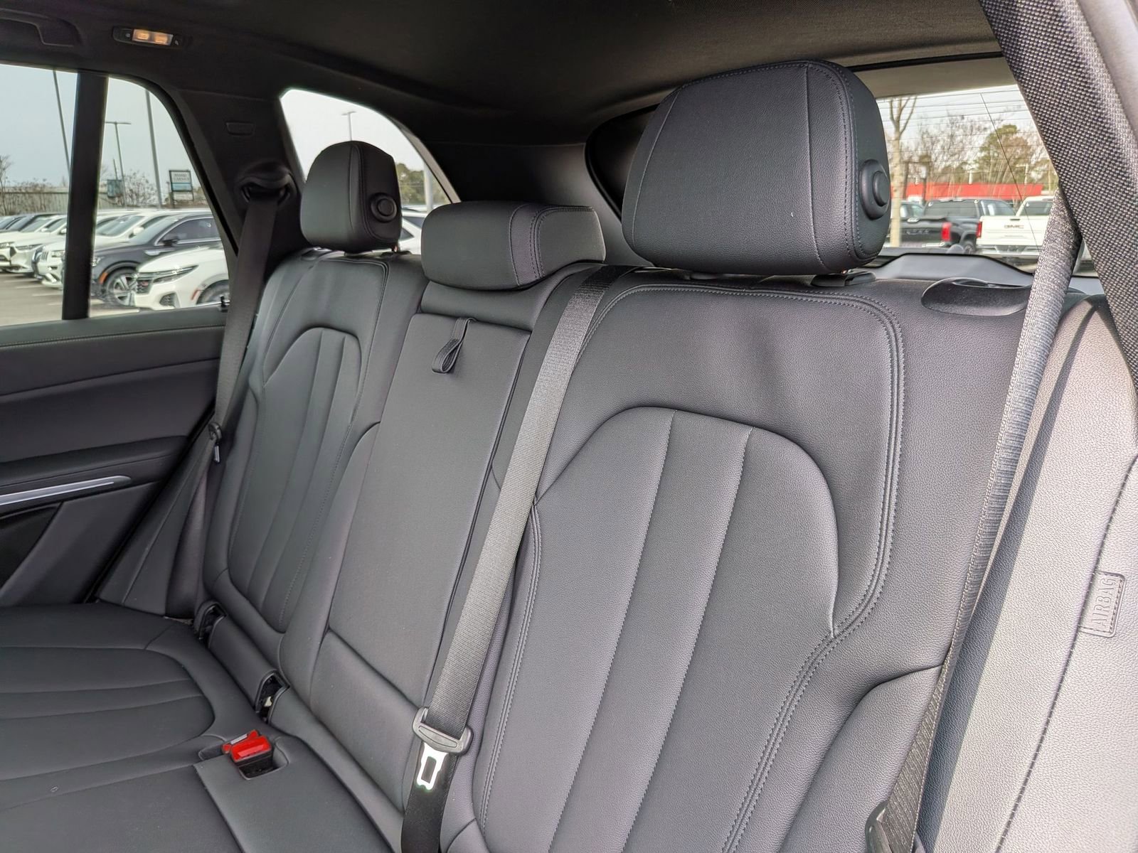 Used 2022 BMW X5 xDrive40i w/ Premium Package image 31