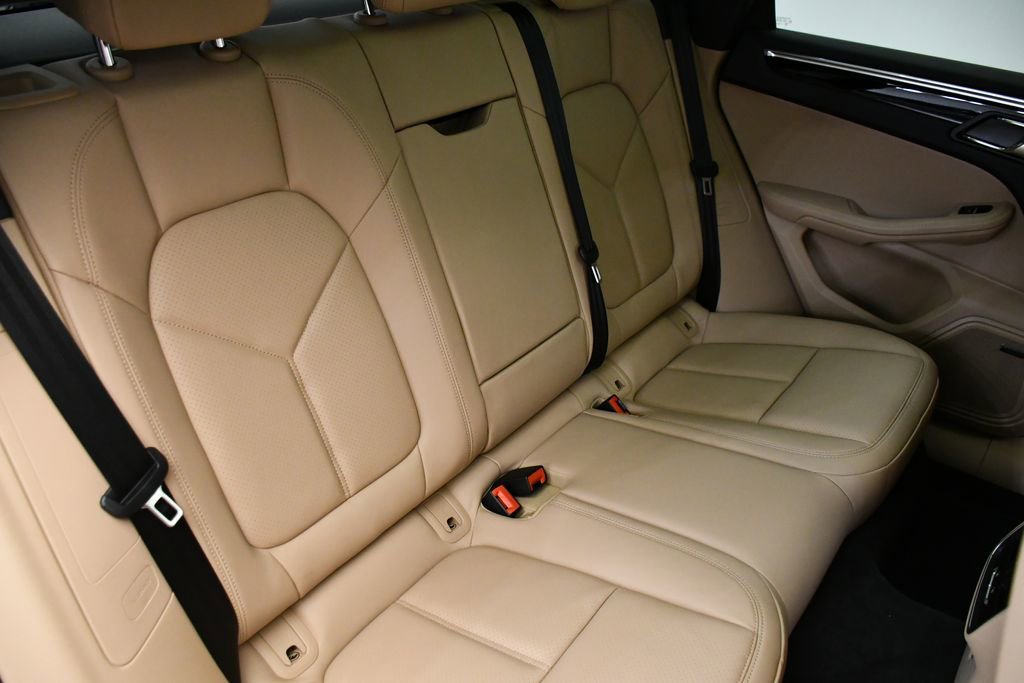 Certified 2025 Porsche Macan image 55