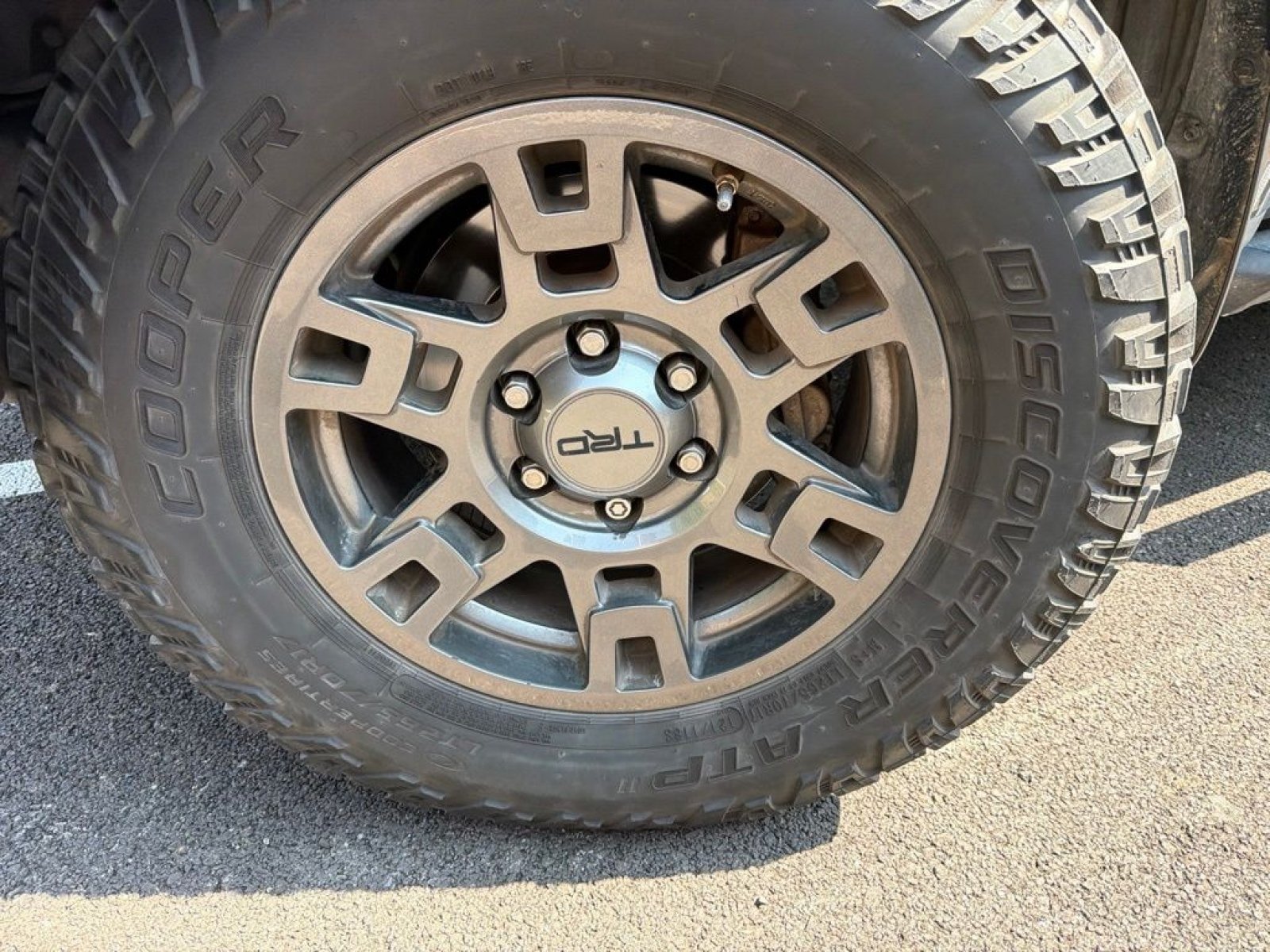 Used 2020 Toyota 4Runner Venture w/ Moonroof Package AWD/4WD image 9