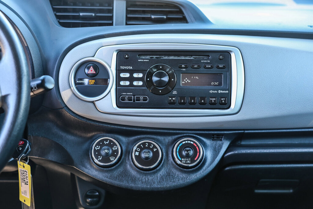 Used 2013 Toyota Yaris LE image 15