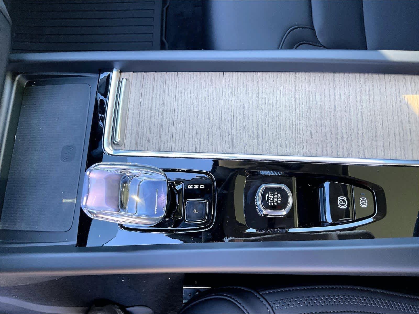 New 2027 Volvo XC60 B5 Plus AWD/4WD image 10