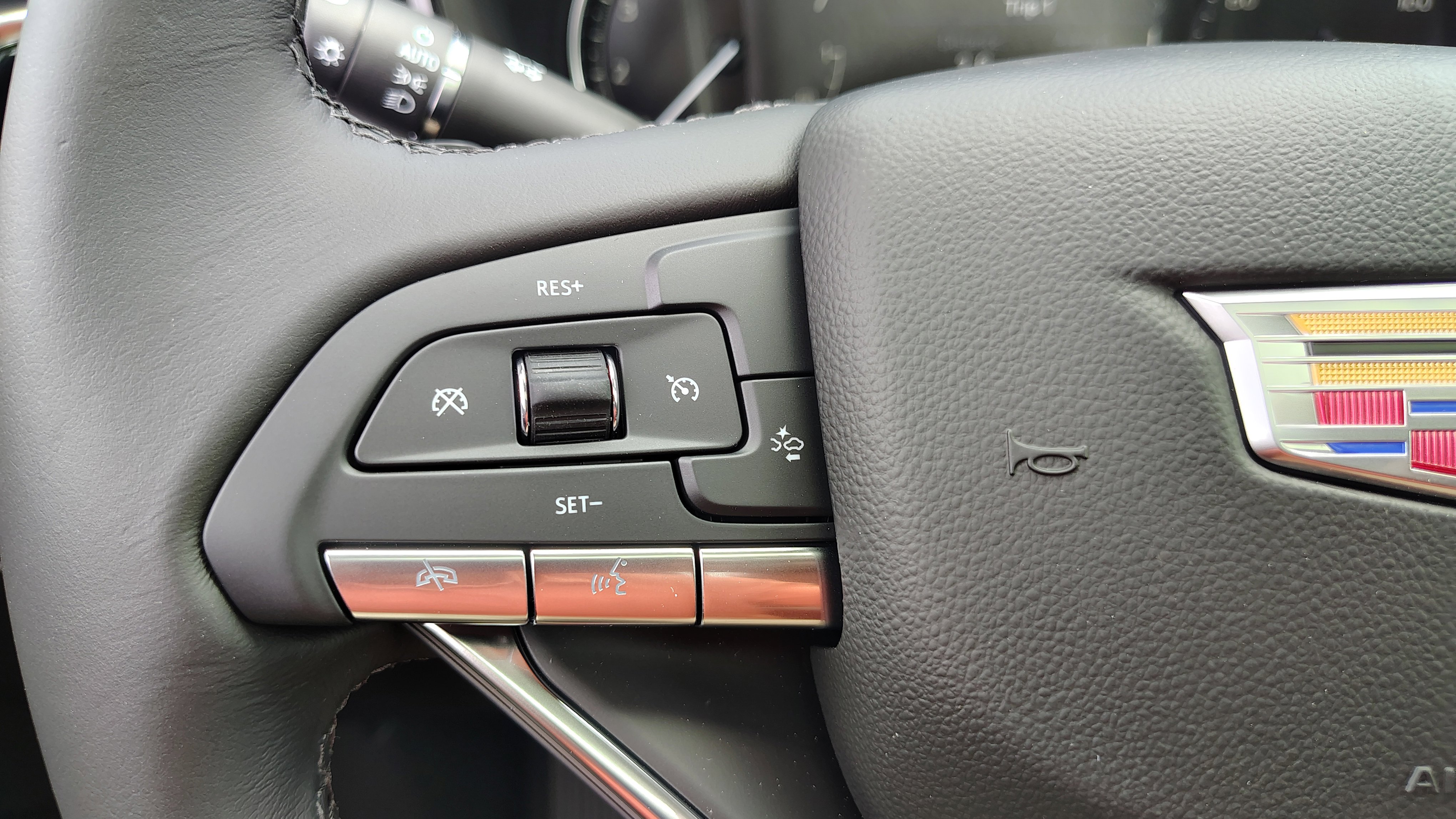 New 2025 Cadillac XT6 Luxury image 20