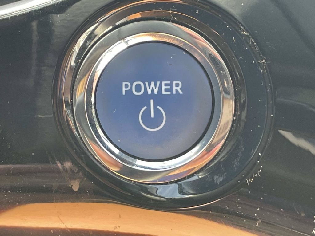 Used 2018 Toyota Prius Three w/ Advanced Technology Package FWD image 34