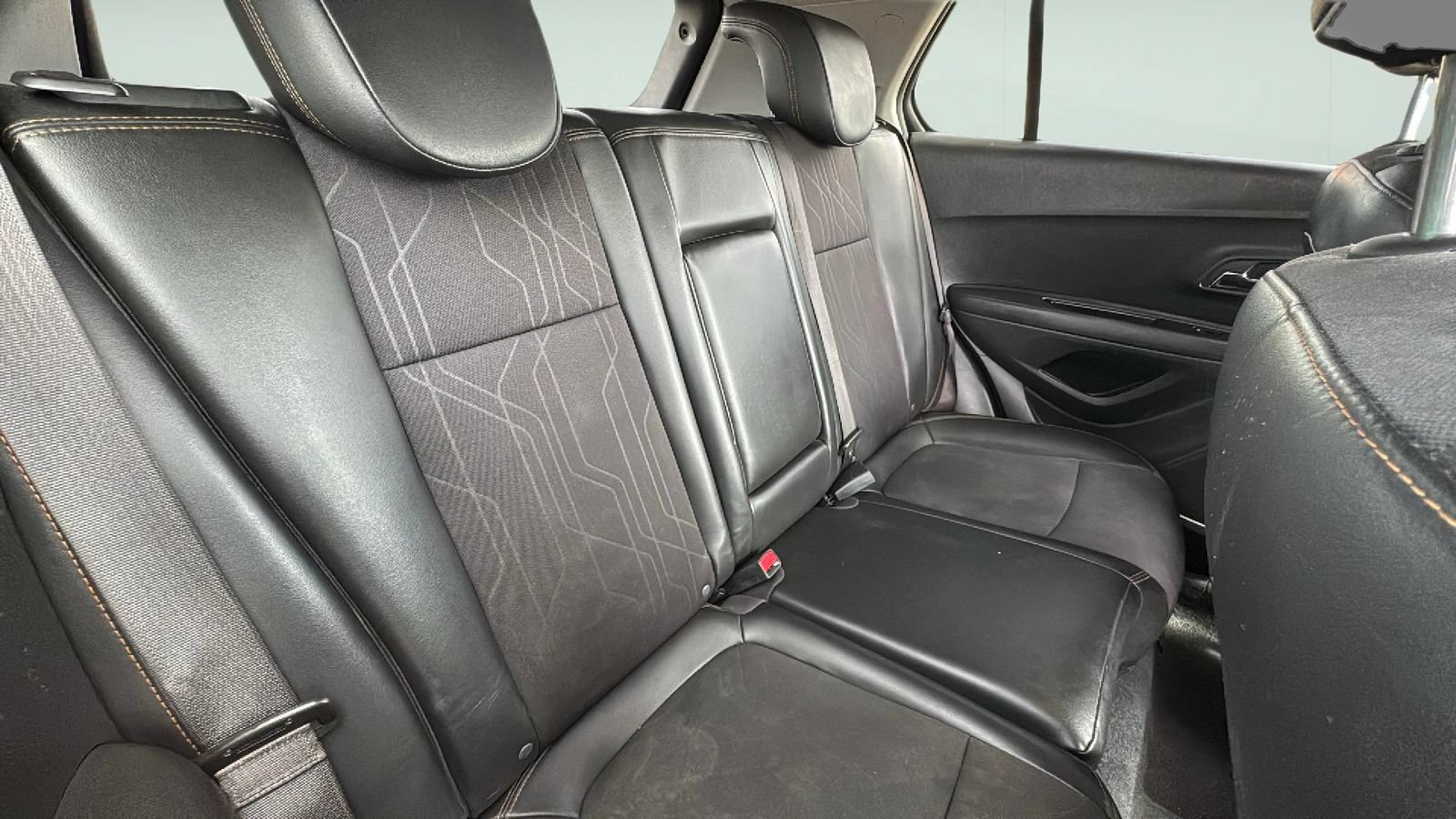 Used 2019 Chevrolet Trax LT w/ LT Convenience Package FWD image 23