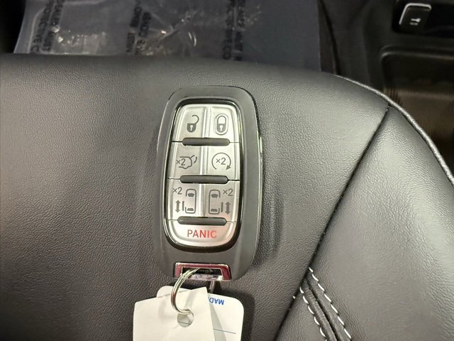 New 2026 Chrysler Pacifica Select image 23