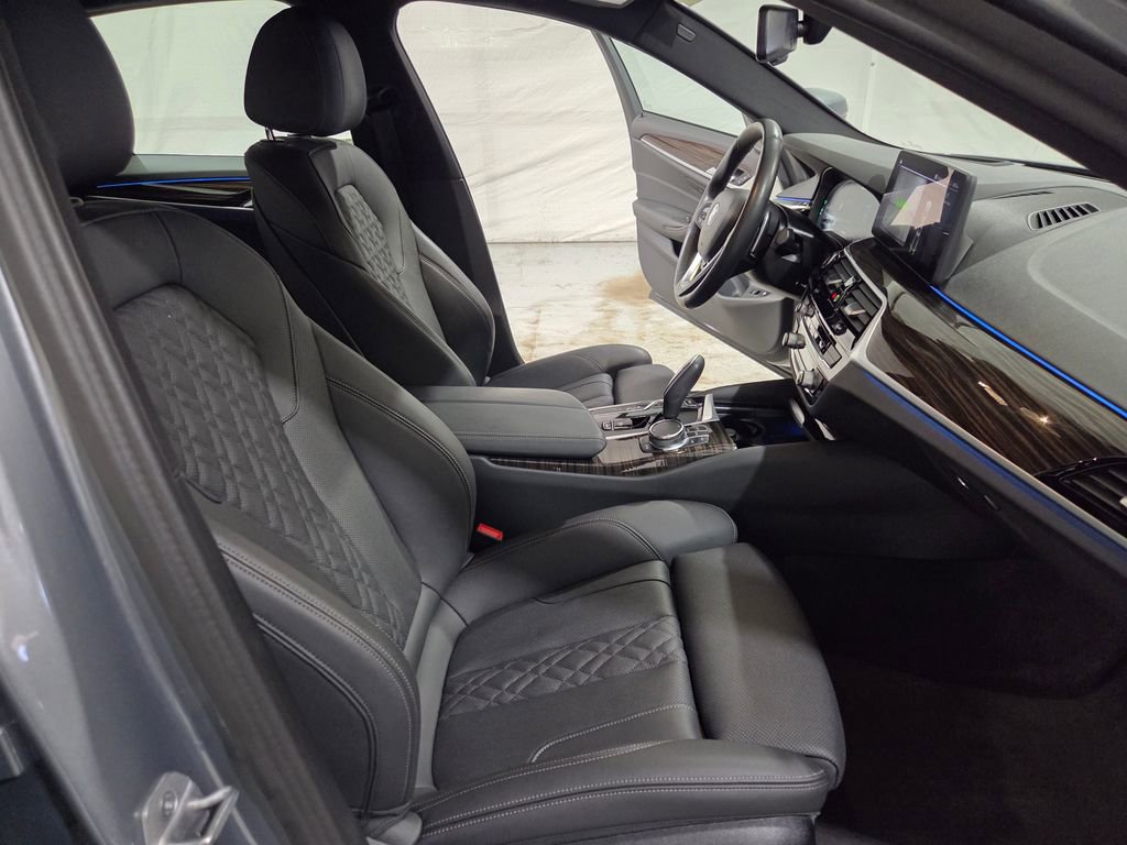 Used 2023 BMW 530e xDrive w/ Premium Package AWD/4WD image 10