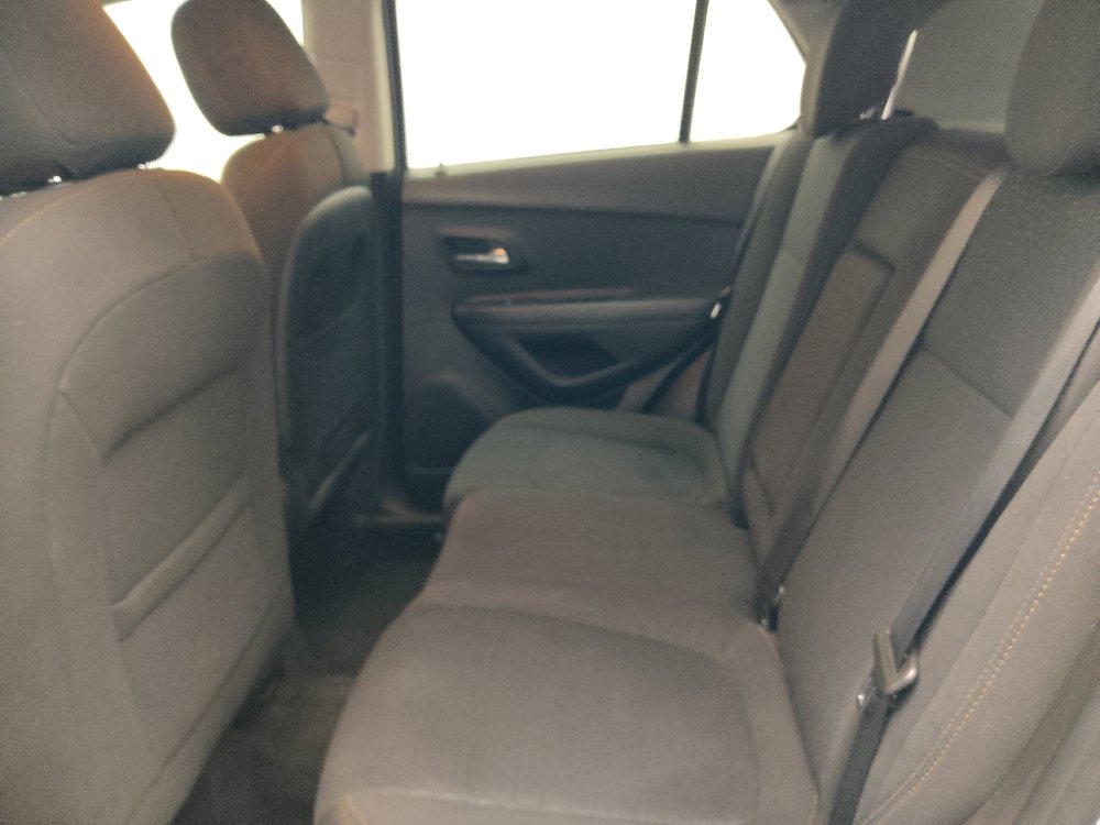 Used 2020 Chevrolet Trax LS FWD image 18