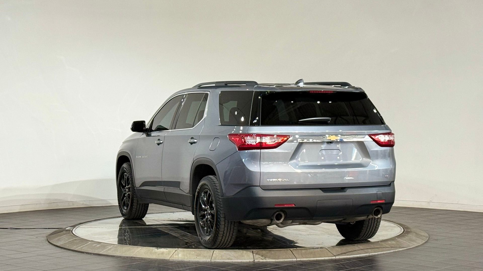 Used 2020 Chevrolet Traverse LT image 7