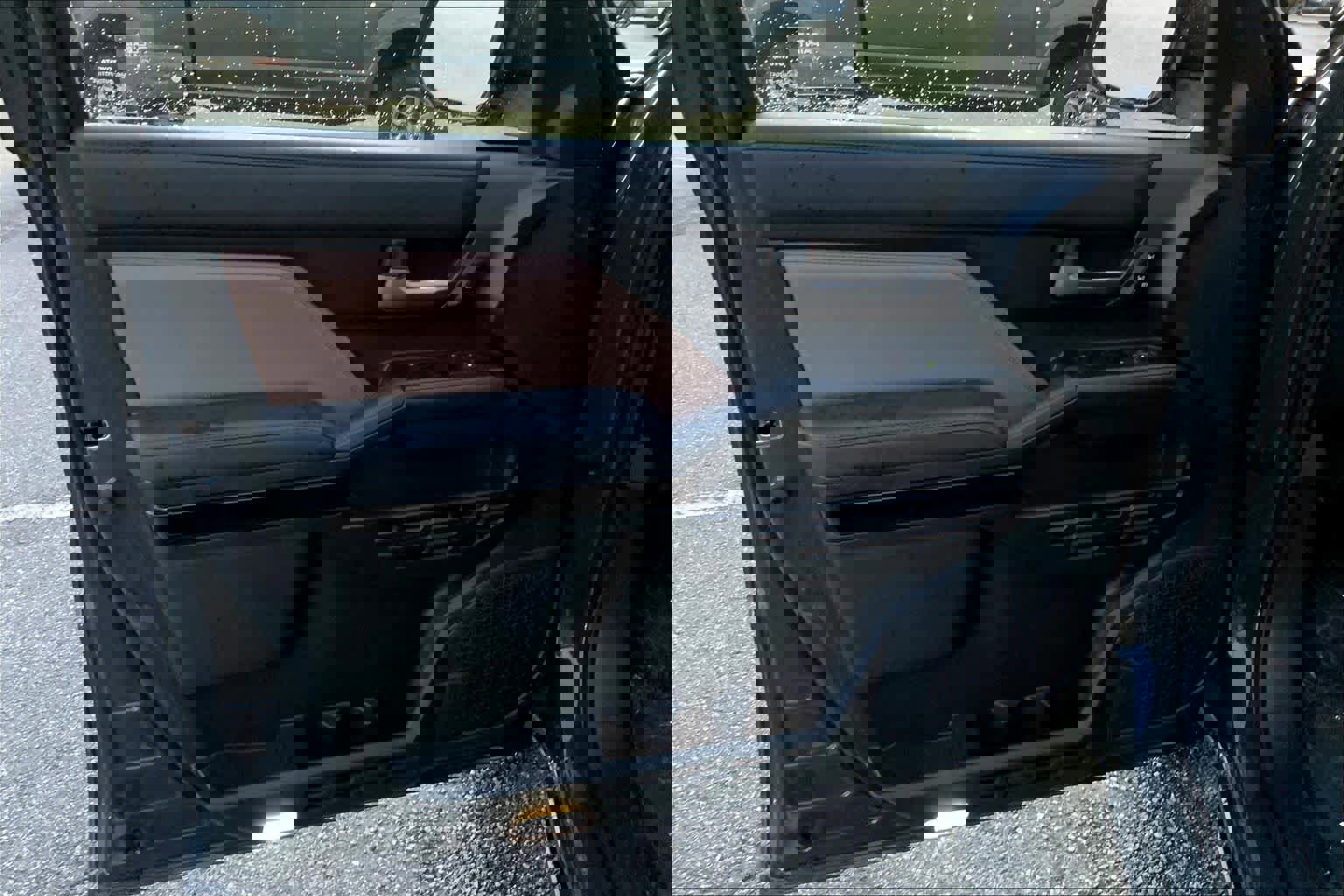 Used 2025 Toyota 4Runner Limited image 21