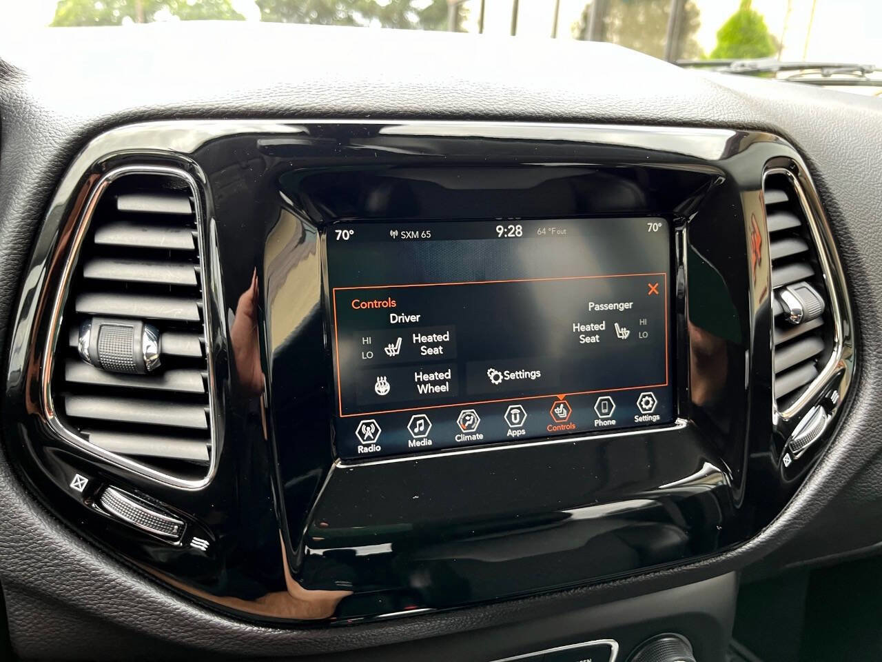 Used 2019 Jeep Compass Latitude image 24