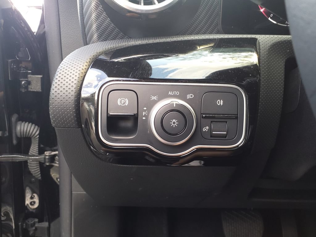 Certified 2025 Mercedes-Benz CLA 250 image 22