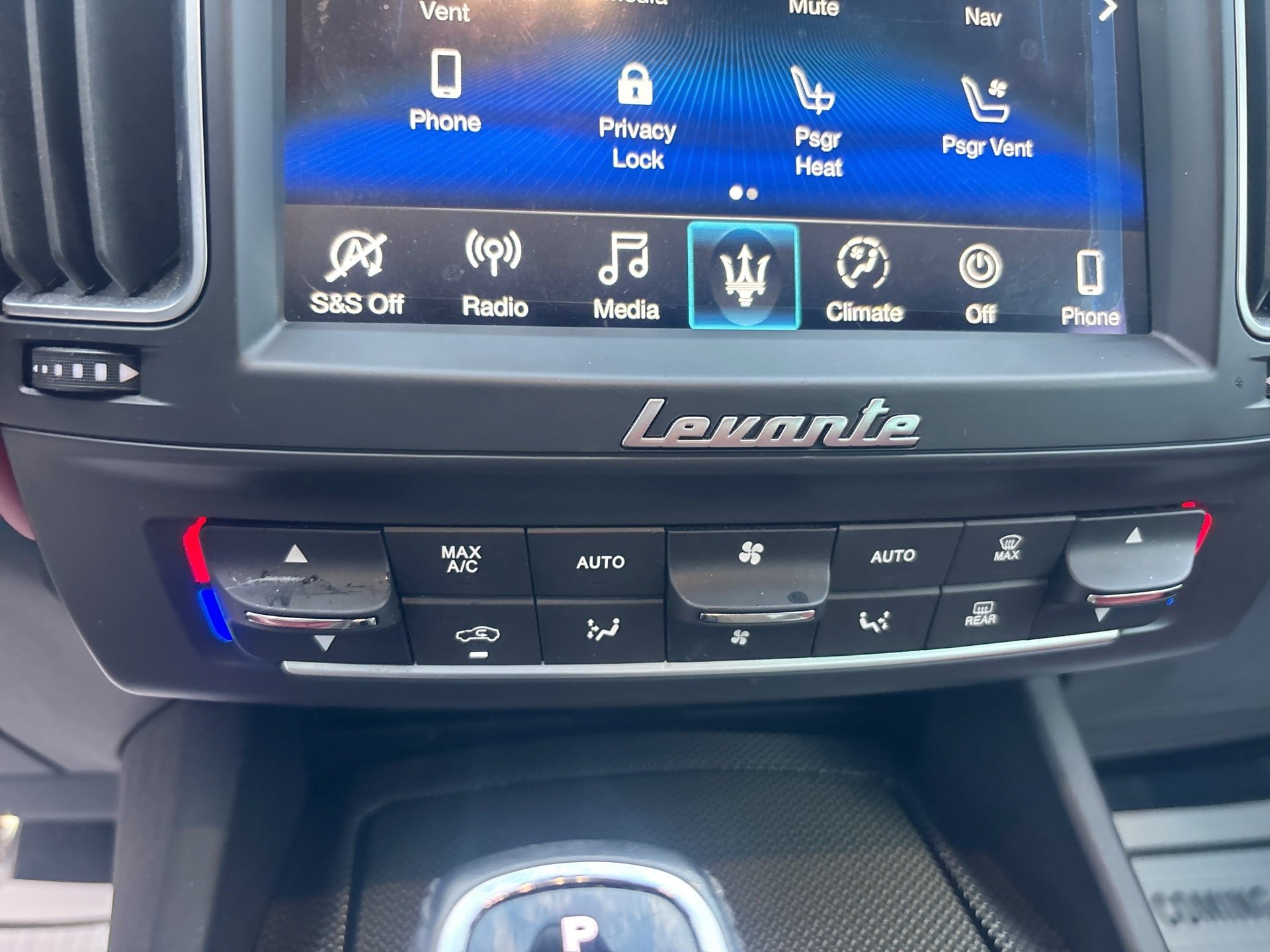 Used 2019 Maserati Levante GranSport AWD/4WD image 17