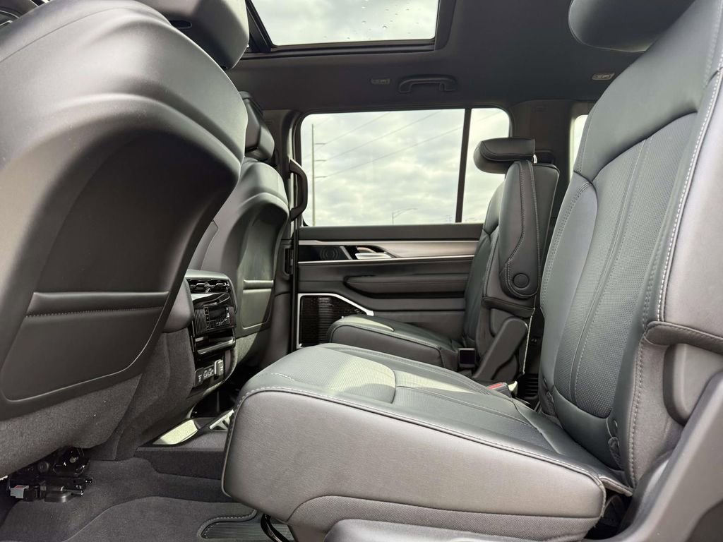 New 2026 Jeep Grand Wagoneer 4WD image 23