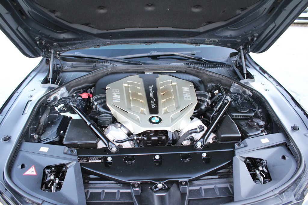 Used 2012 BMW 750Li image 37