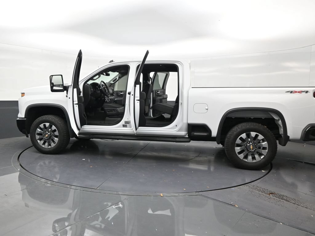 Used 2025 Chevrolet Silverado 2500 Custom w/ Custom Value Package AWD/4WD image 29