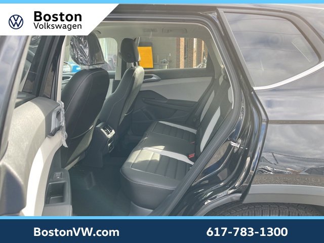 New 2025 Volkswagen Taos SEL image 10