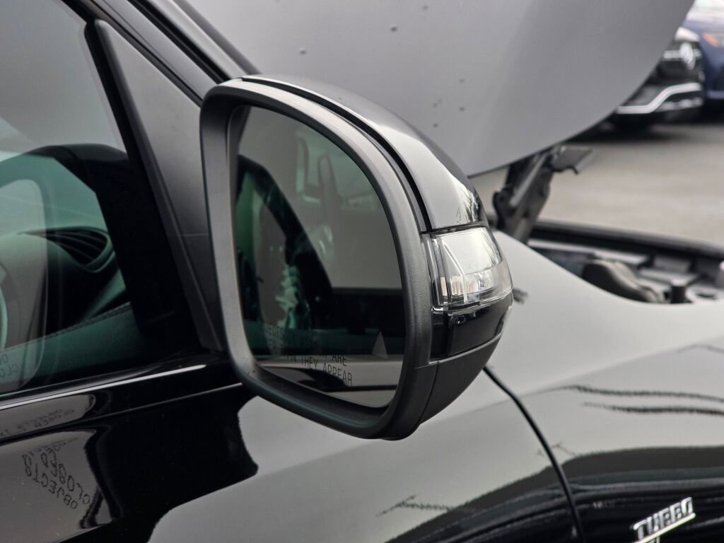 Used 2022 Mercedes-Benz GLB 35 AMG 4MATIC image 31