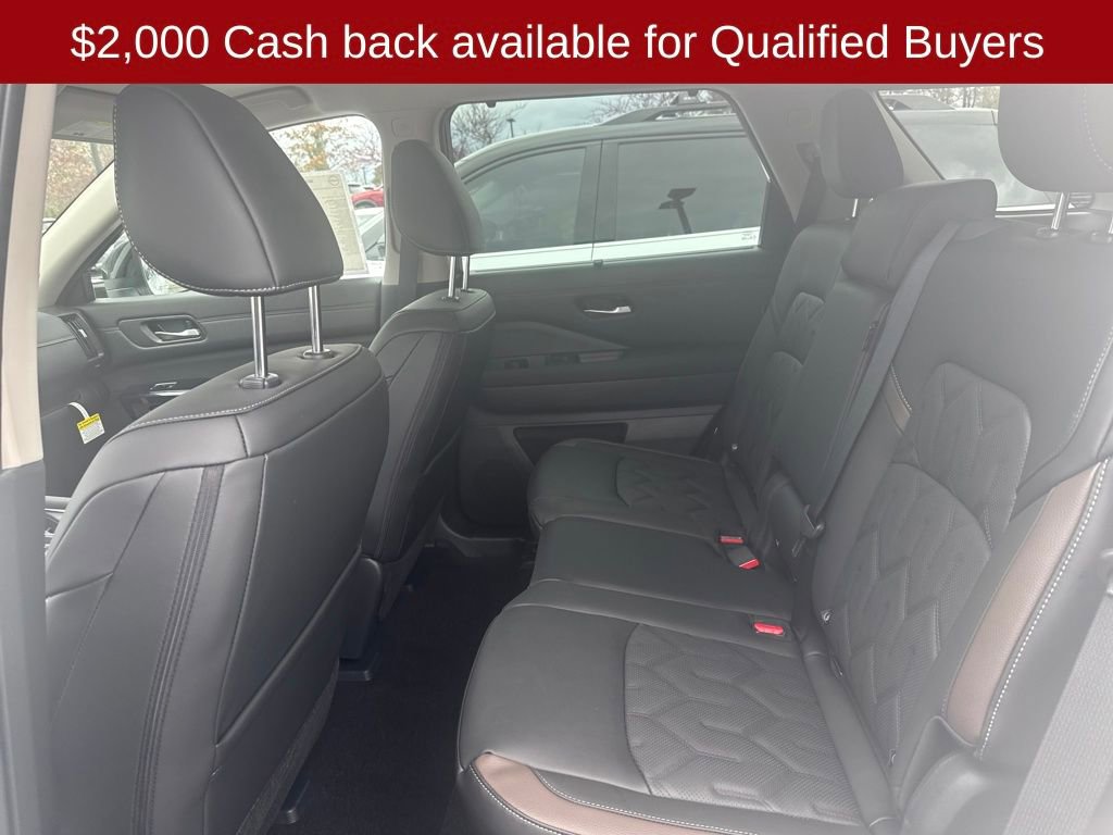 New 2026 Nissan Pathfinder Platinum image 25