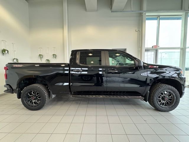 Certified 2022 Chevrolet Silverado 1500 Custom Trail Boss w/ Midnight Edition AWD/4WD image 29