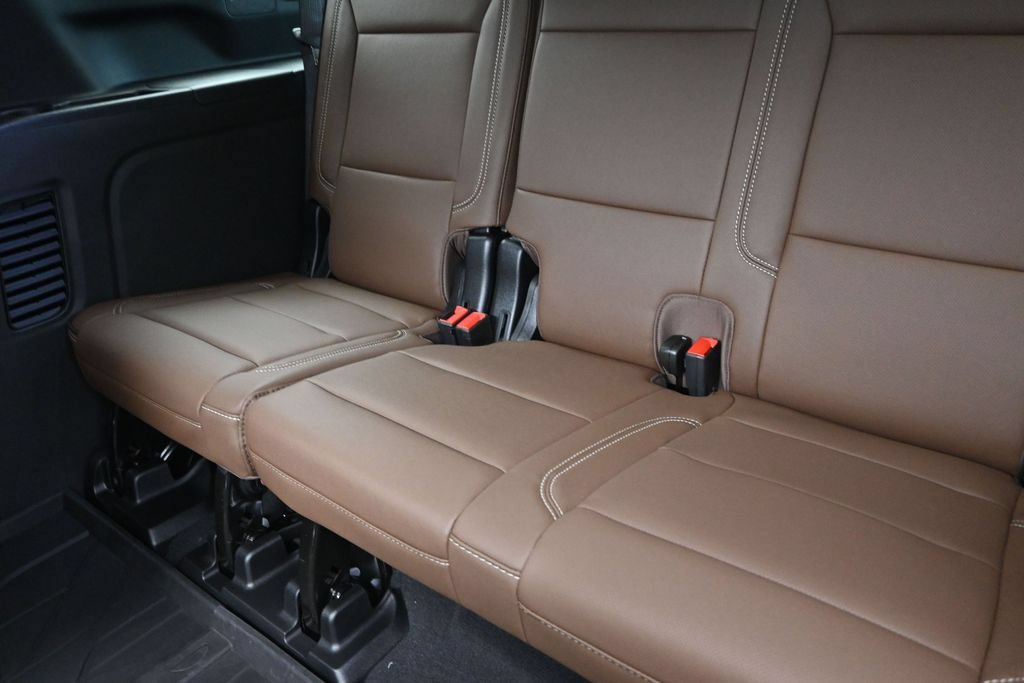 New 2026 Chevrolet Suburban High Country AWD/4WD image 17