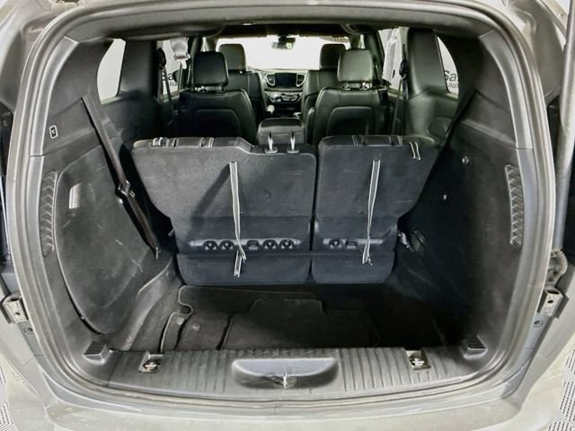 Used 2025 Chrysler Pacifica Select FWD image 25
