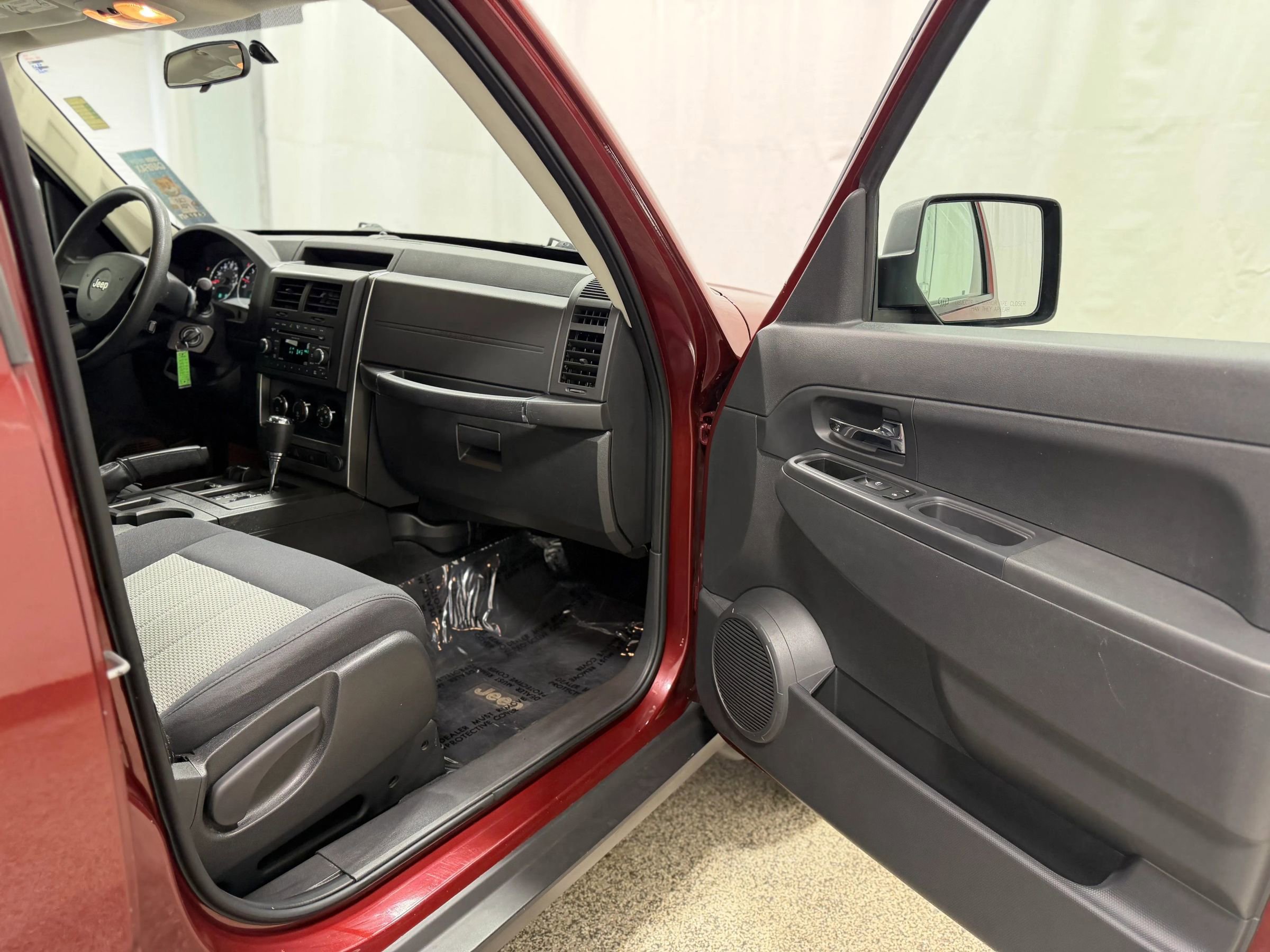 Used 2009 Jeep Liberty Sport w/ Popular Equipment Group AWD/4WD image 20