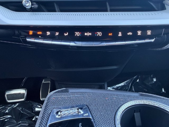 Certified 2025 Cadillac Optiq Sport 2 AWD/4WD image 4
