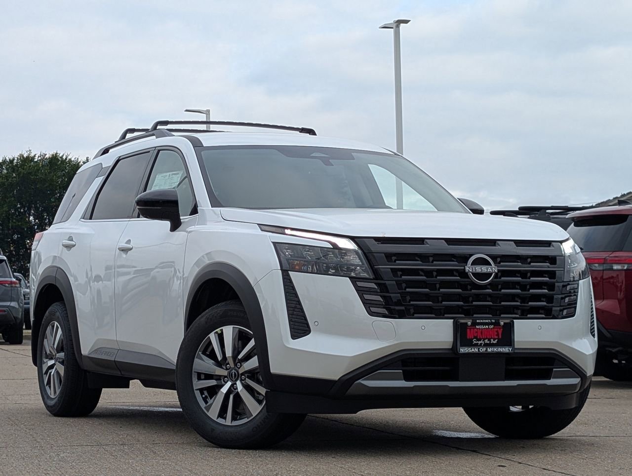 New 2026 Nissan Pathfinder SL FWD image 2