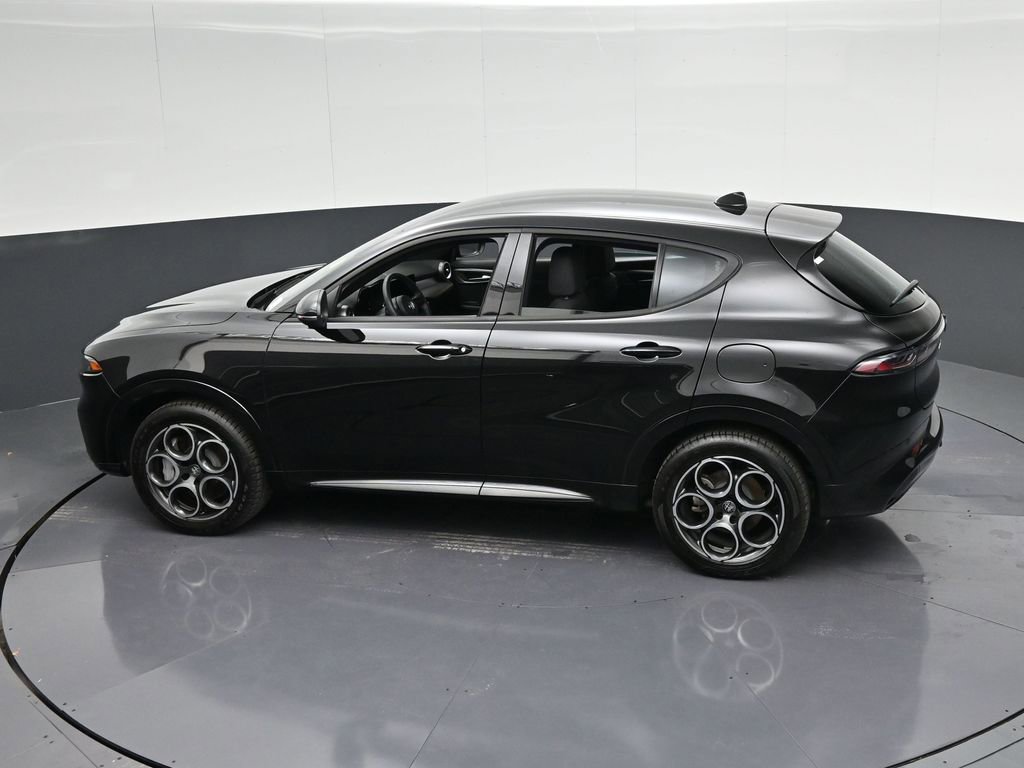 Used 2025 Alfa Romeo Tonale AWD/4WD image 30