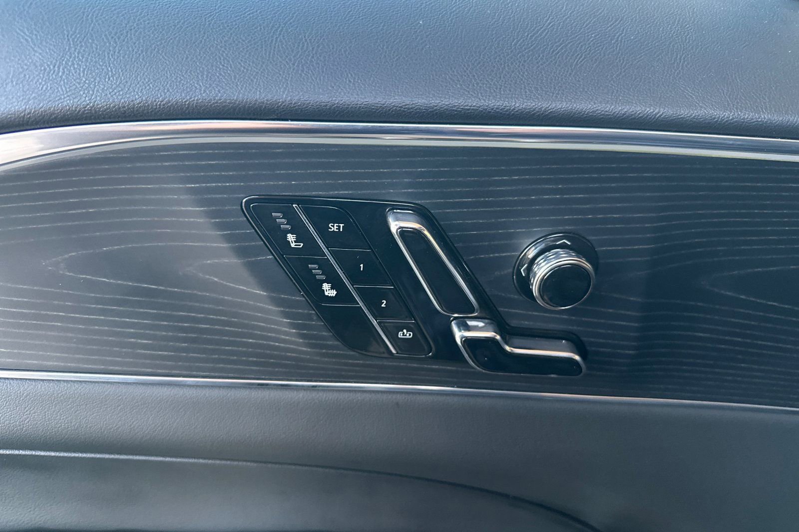 Used 2024 Cadillac Lyriq Luxury image 12